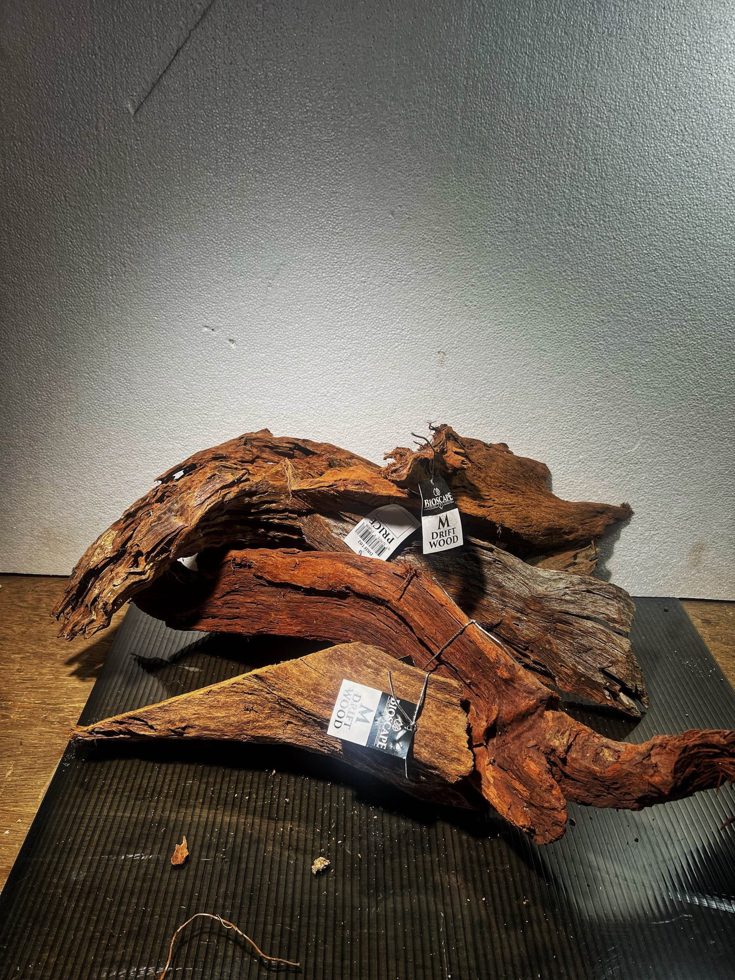 Malaysian drift wood size M 25-30cm