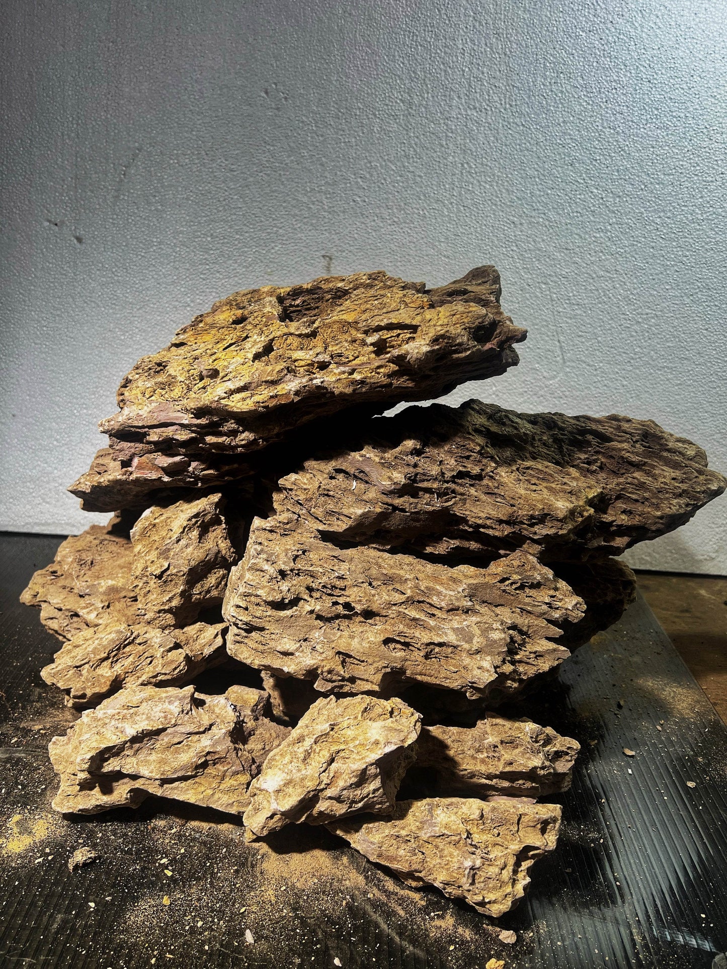 Pine Bark rock - Easy to break Inert rock for Aquariums